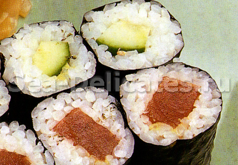 Нигири-суши с лососем (саке)