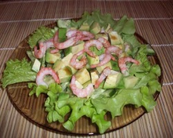 Салат с картофелем и морепродуктами