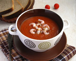 Вкусный суп с томатами и морепродуктами