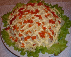 Салат с креветками и красной икрой